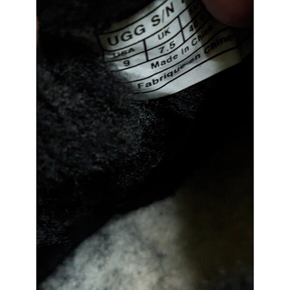 Size 9 UGG Mini Bailey Glimmer Metallic Polka Dot Bling Button Black Boots Shoes - Picture 11 of 12